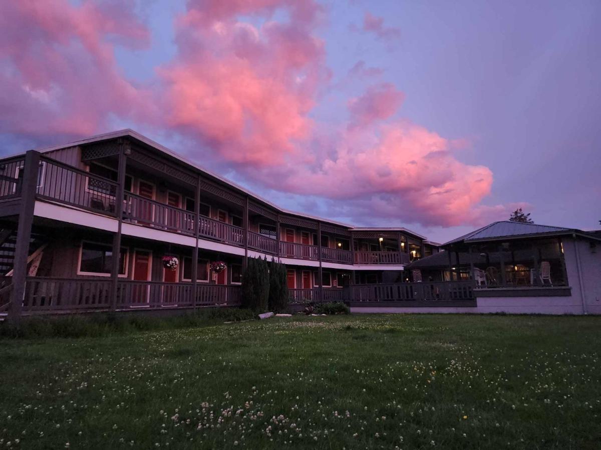 Campbell River Lodge Экстерьер фото