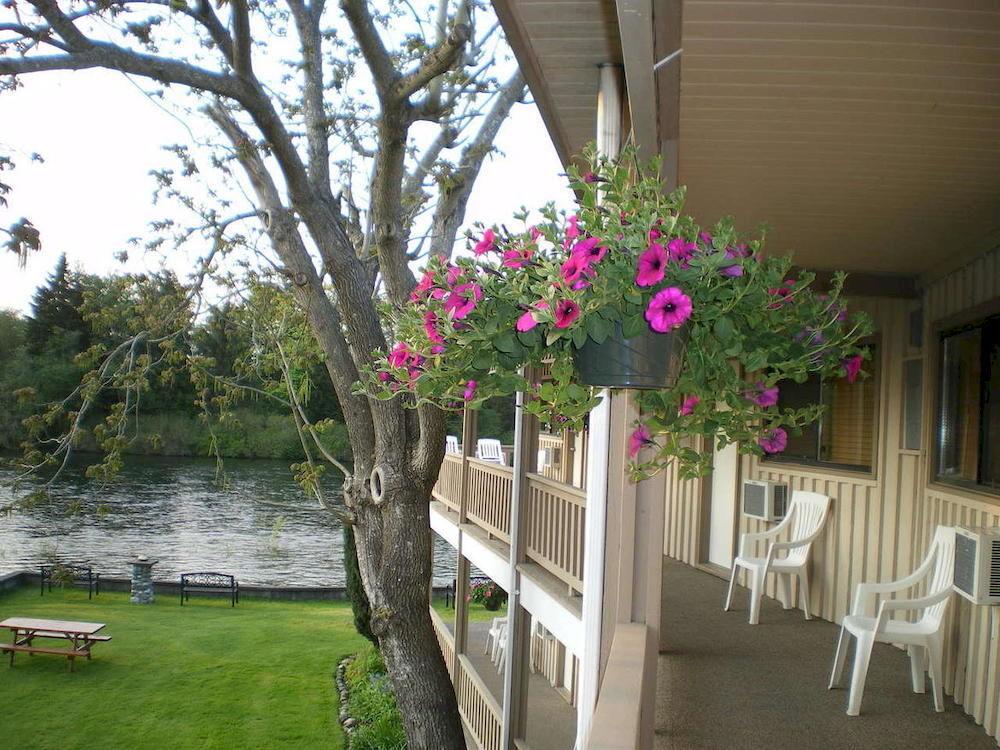 Campbell River Lodge Экстерьер фото