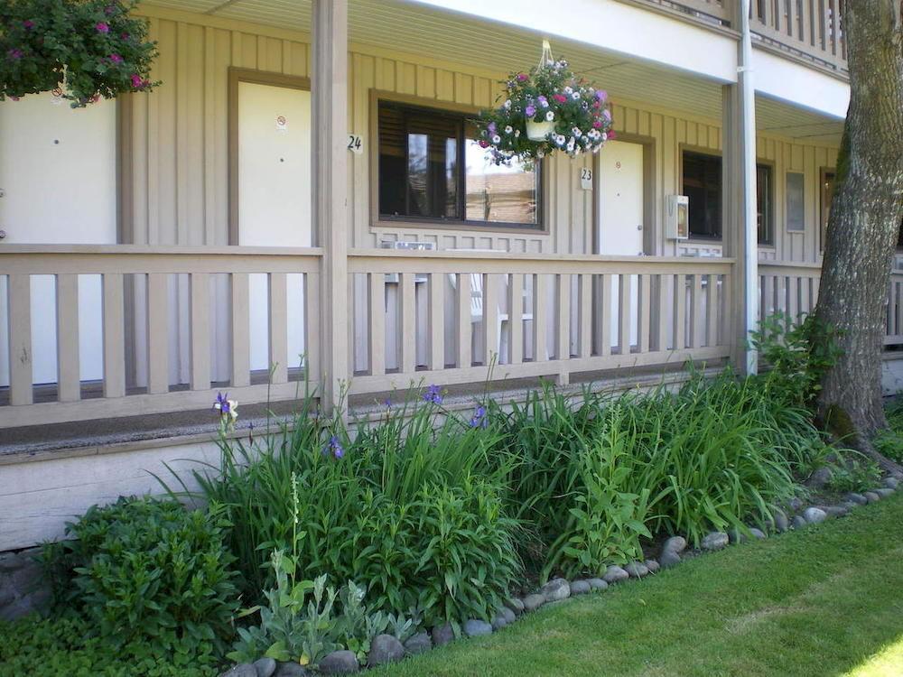 Campbell River Lodge Экстерьер фото