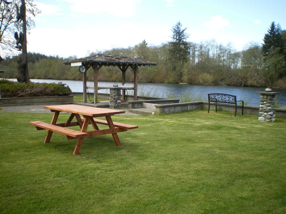 Campbell River Lodge Экстерьер фото