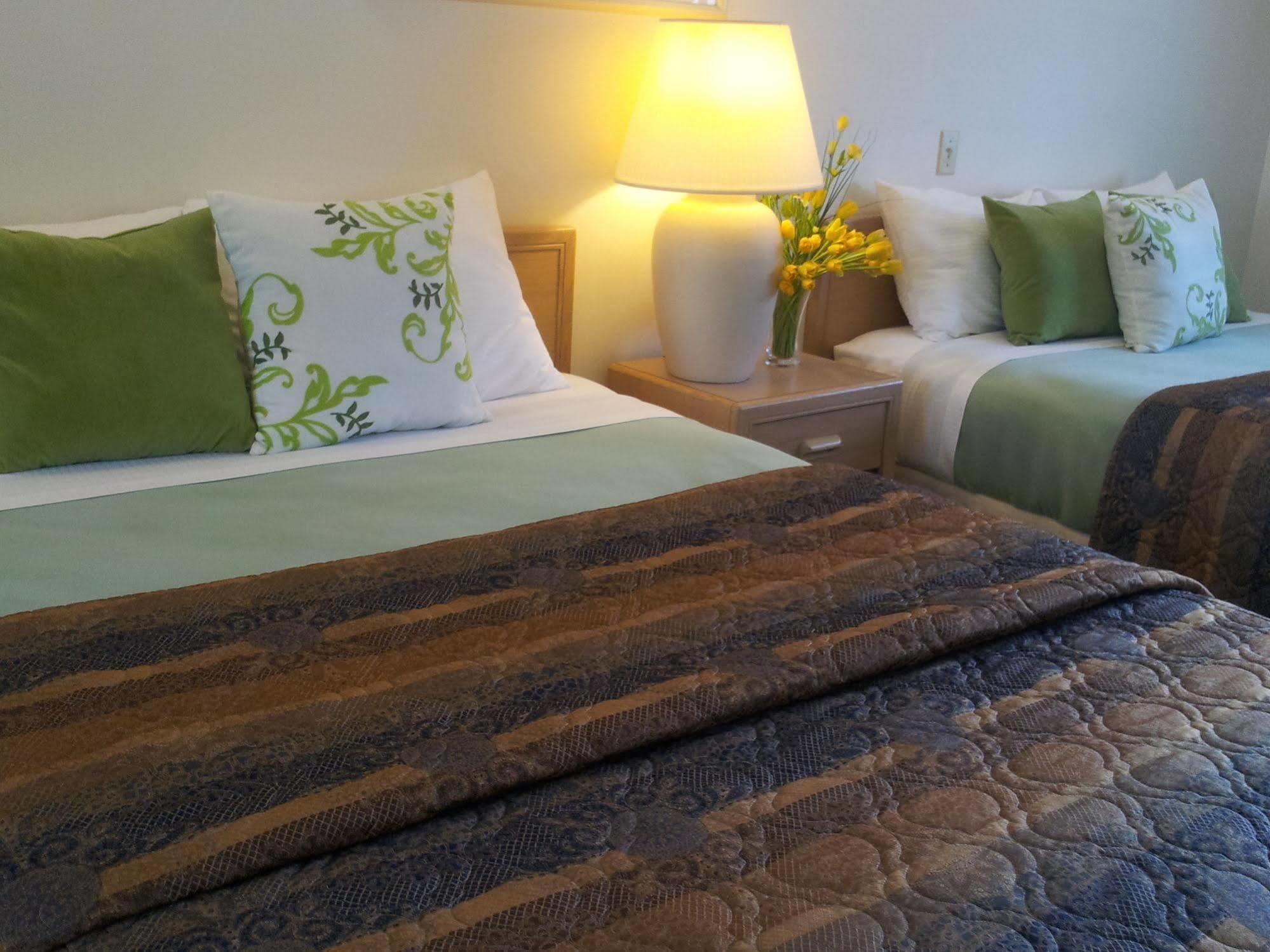Campbell River Lodge Экстерьер фото